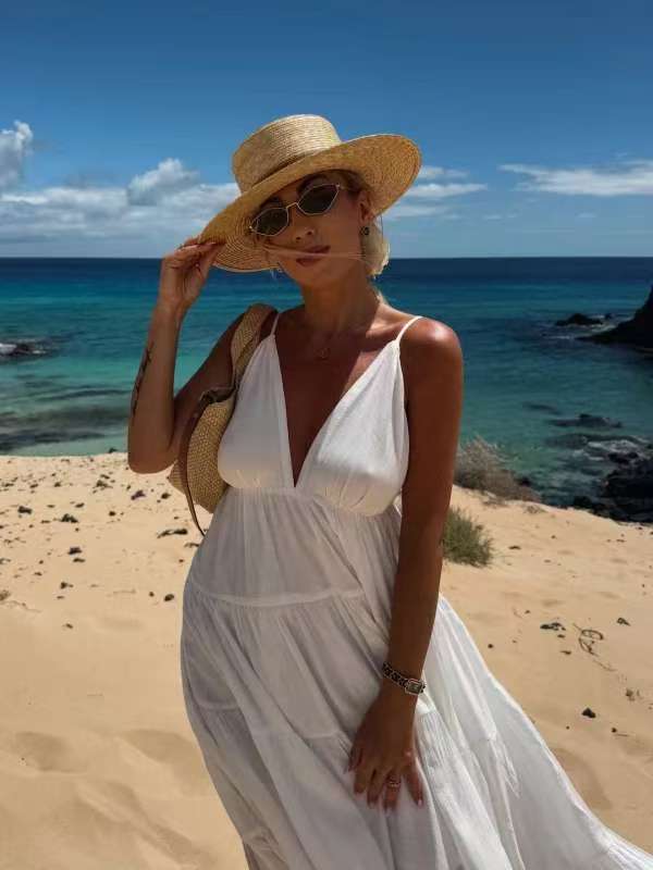 Robe d'été sensuelle à bretelles – Élégance et charme estival
