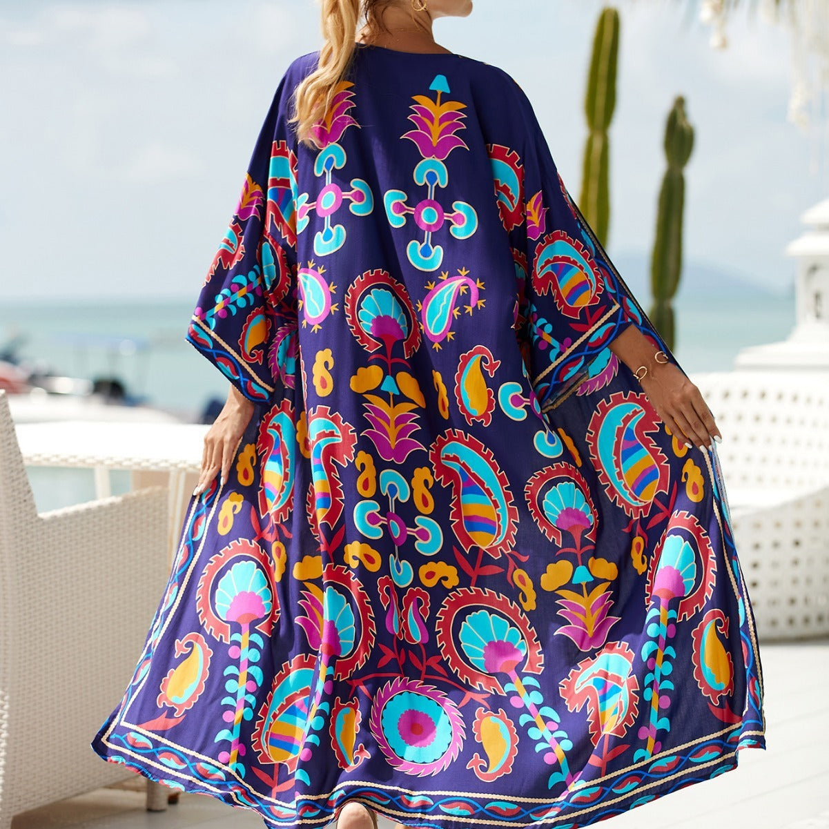 Kimono de Plage Imprimé en Rayonne – Élégance et Protection Sous le Soleil