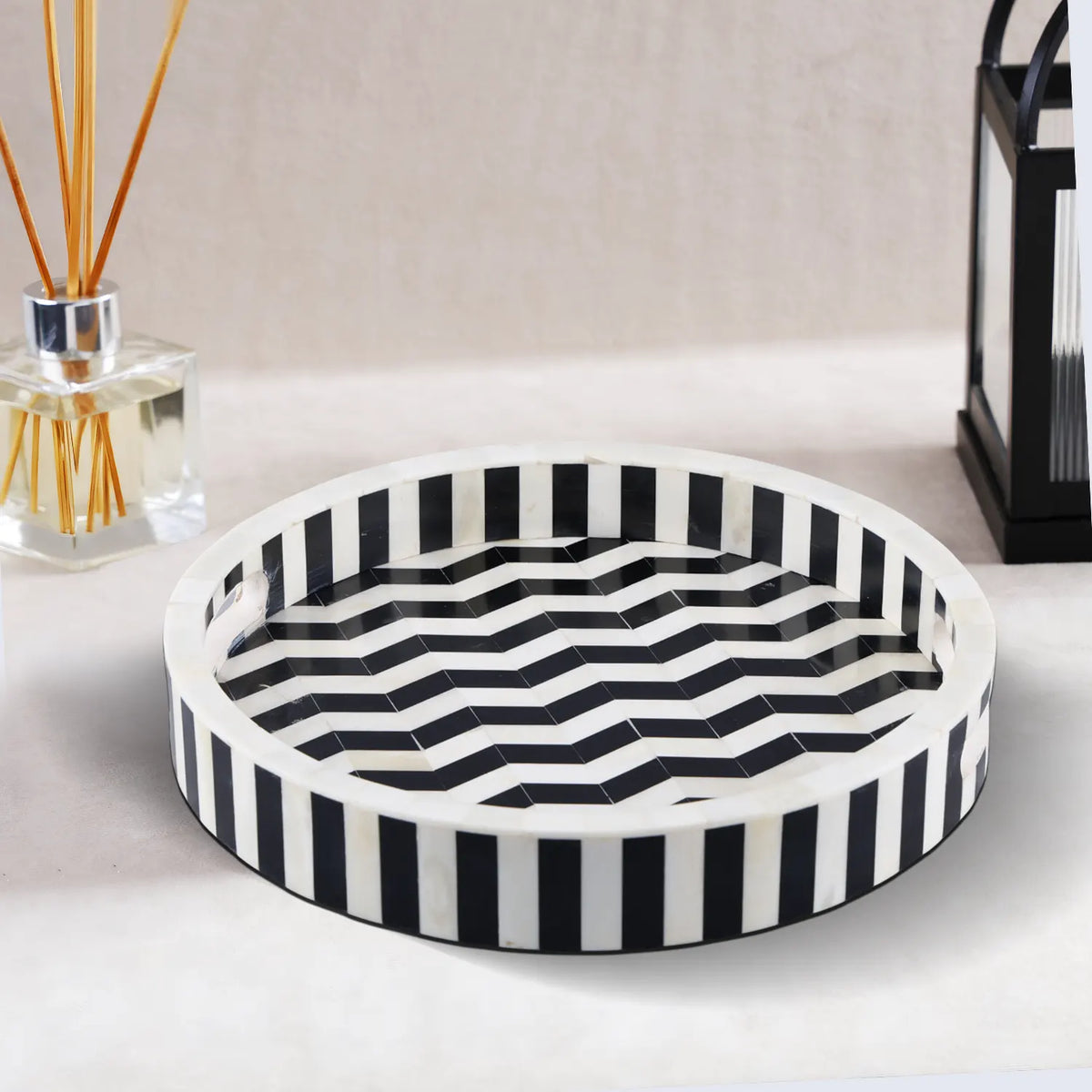 Athens Dinami Black & White Round Inlay Tray | 12"