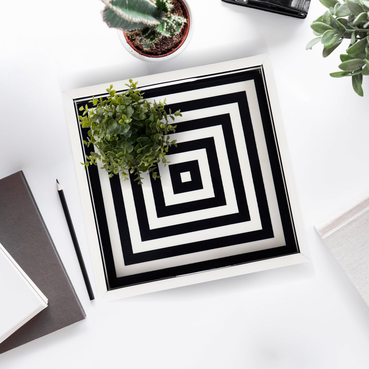 Black & White Concentric Inlay Tray | 11x17 & 12x12