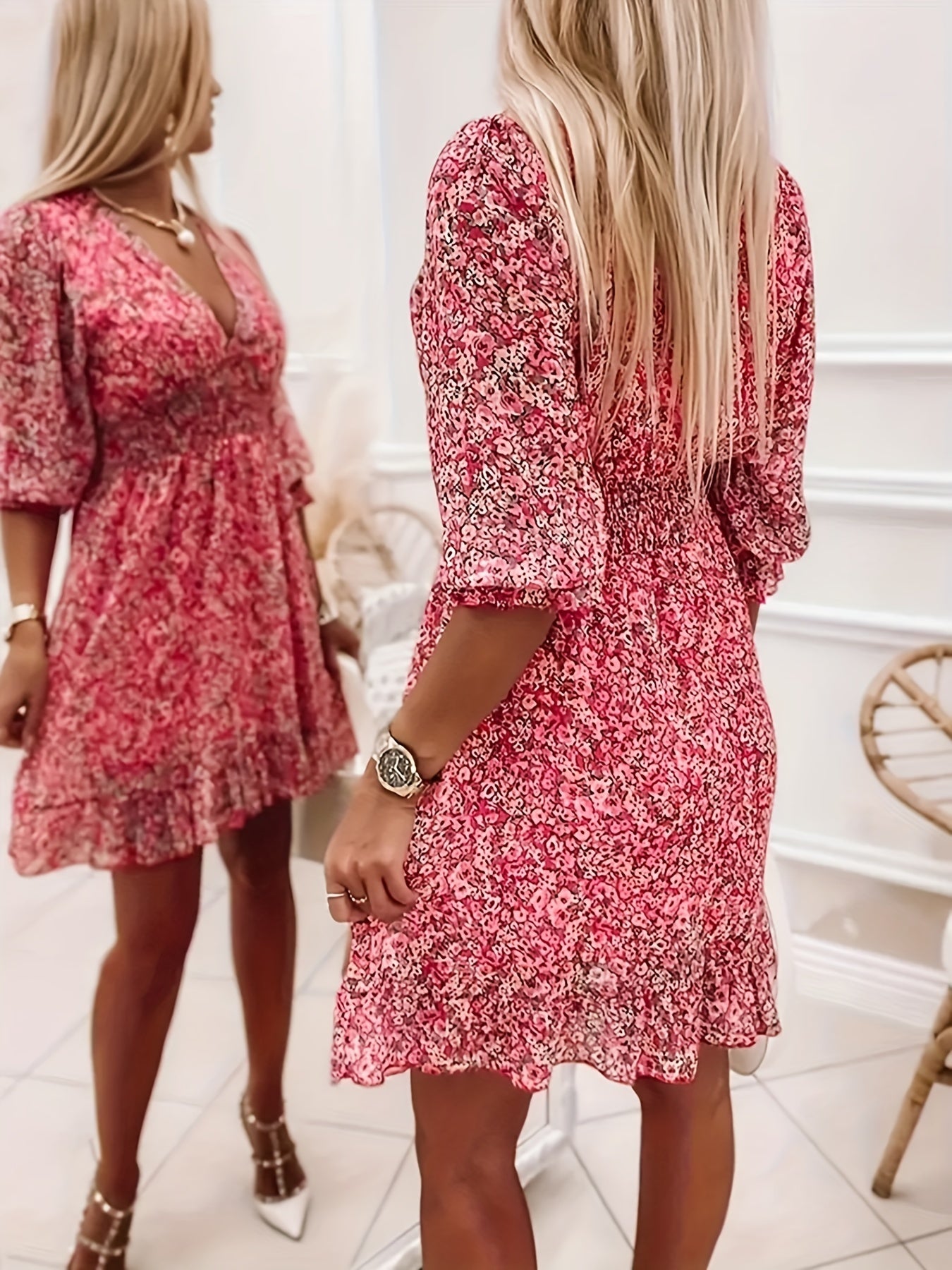 Robe imprimée à col en V avec manches volantées - L'élégance intemporelle