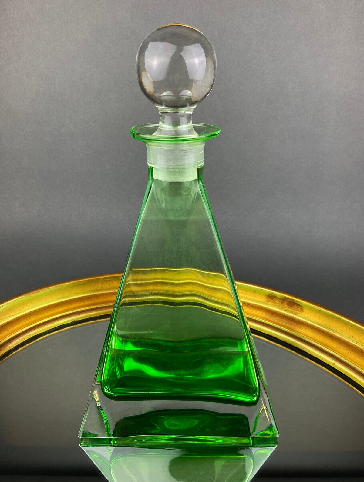 Green Crystal Decanter with Clear Stopper