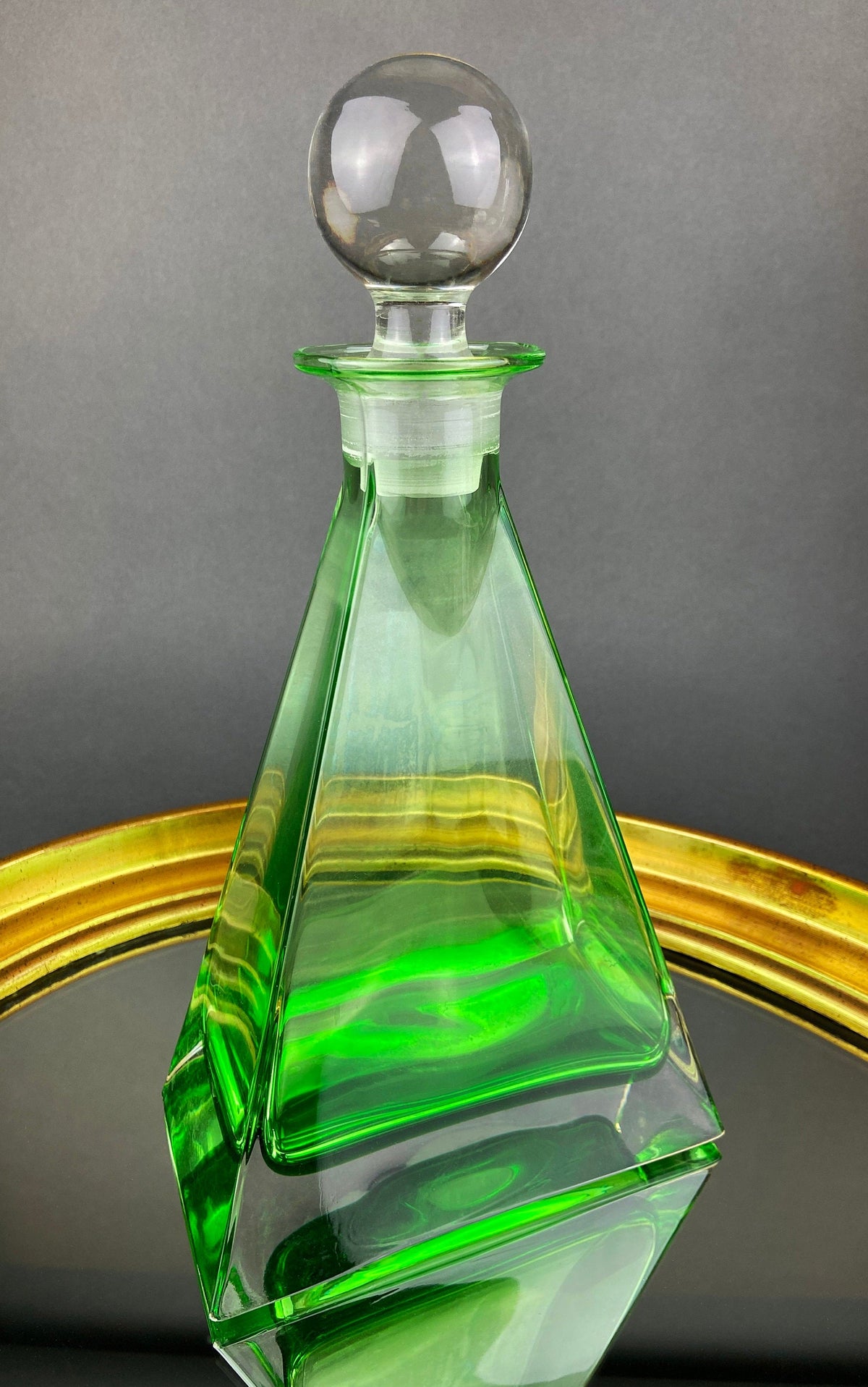 Green Crystal Decanter with Clear Stopper