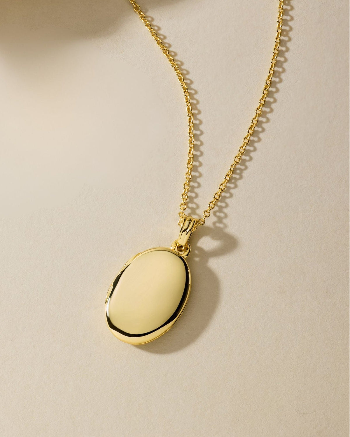 Oval Photo Locket Necklace