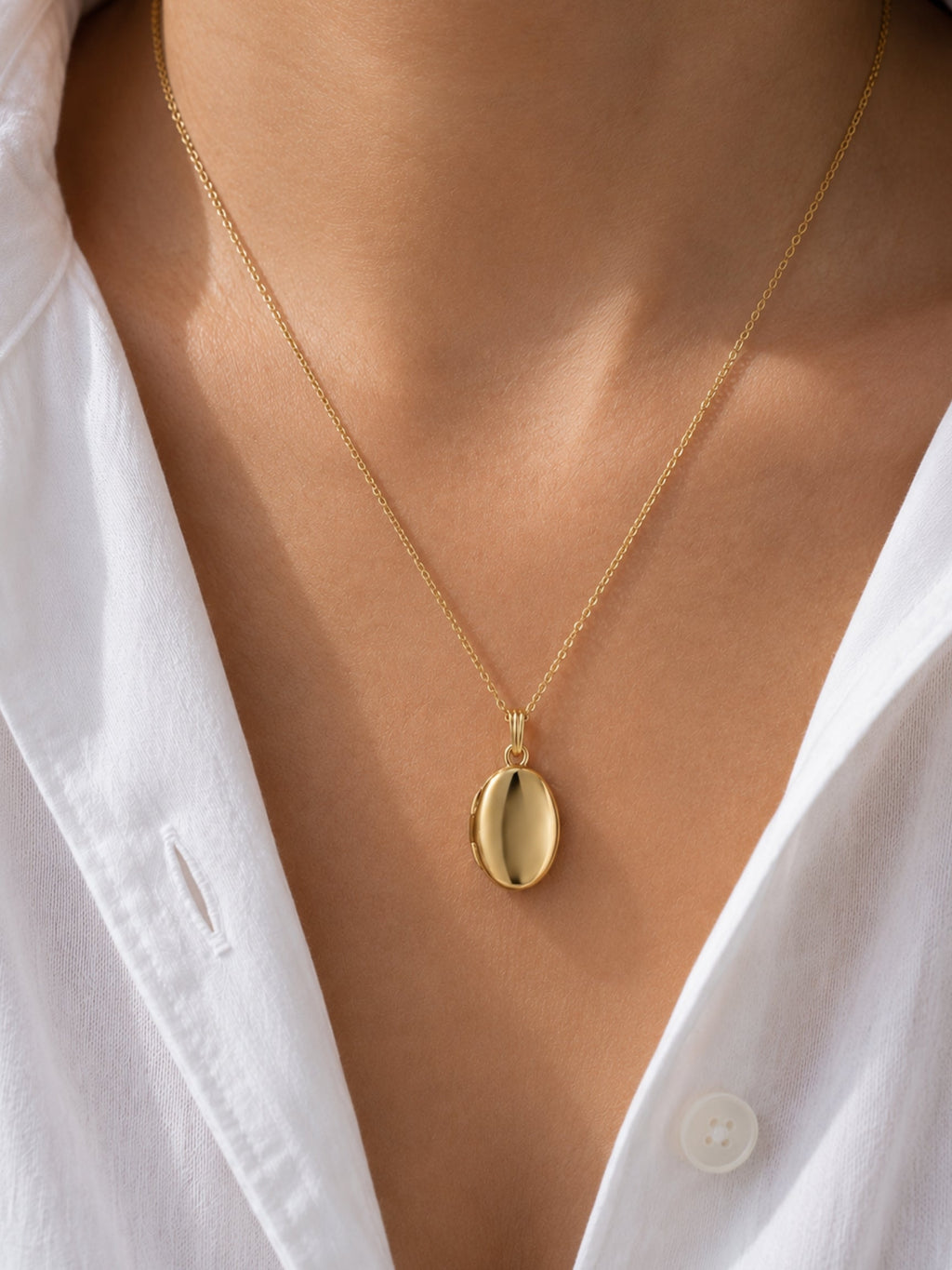 Oval Photo Locket Necklace
